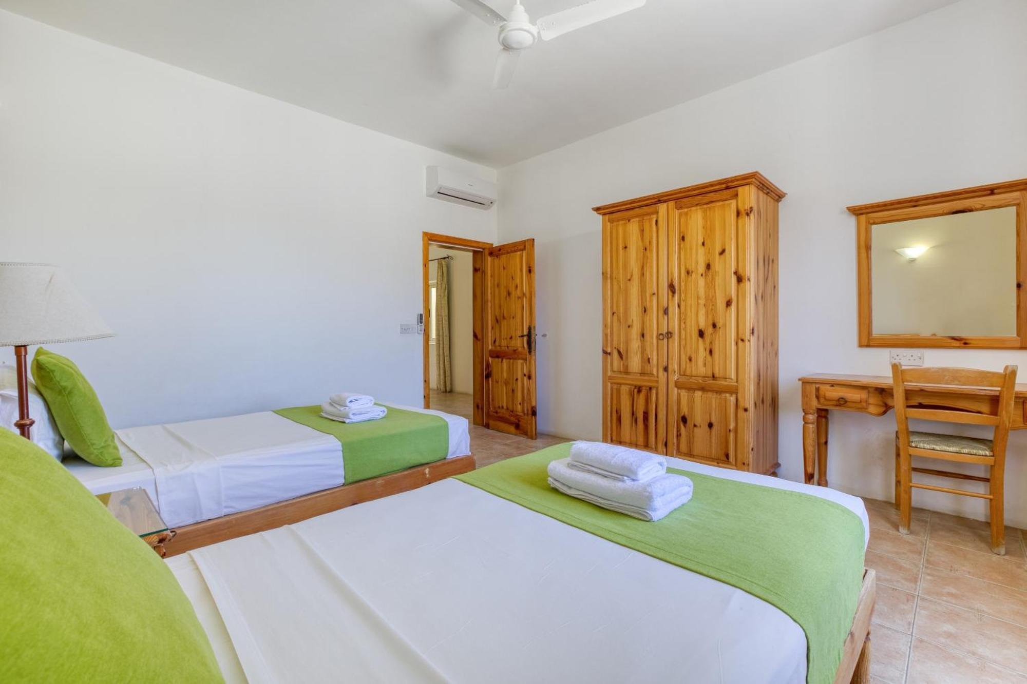 Ta Frenc Apartments Ghasri  Bagian luar foto