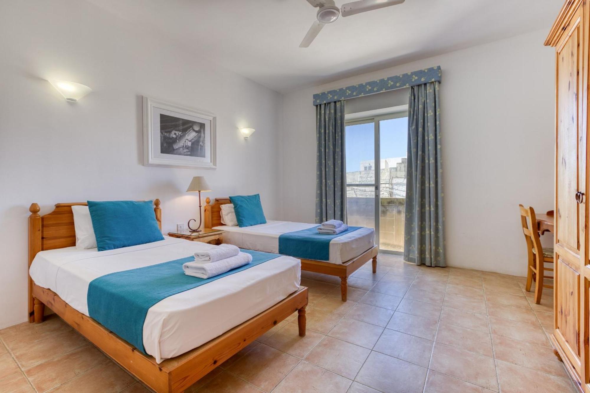 Ta Frenc Apartments Ghasri  Bagian luar foto