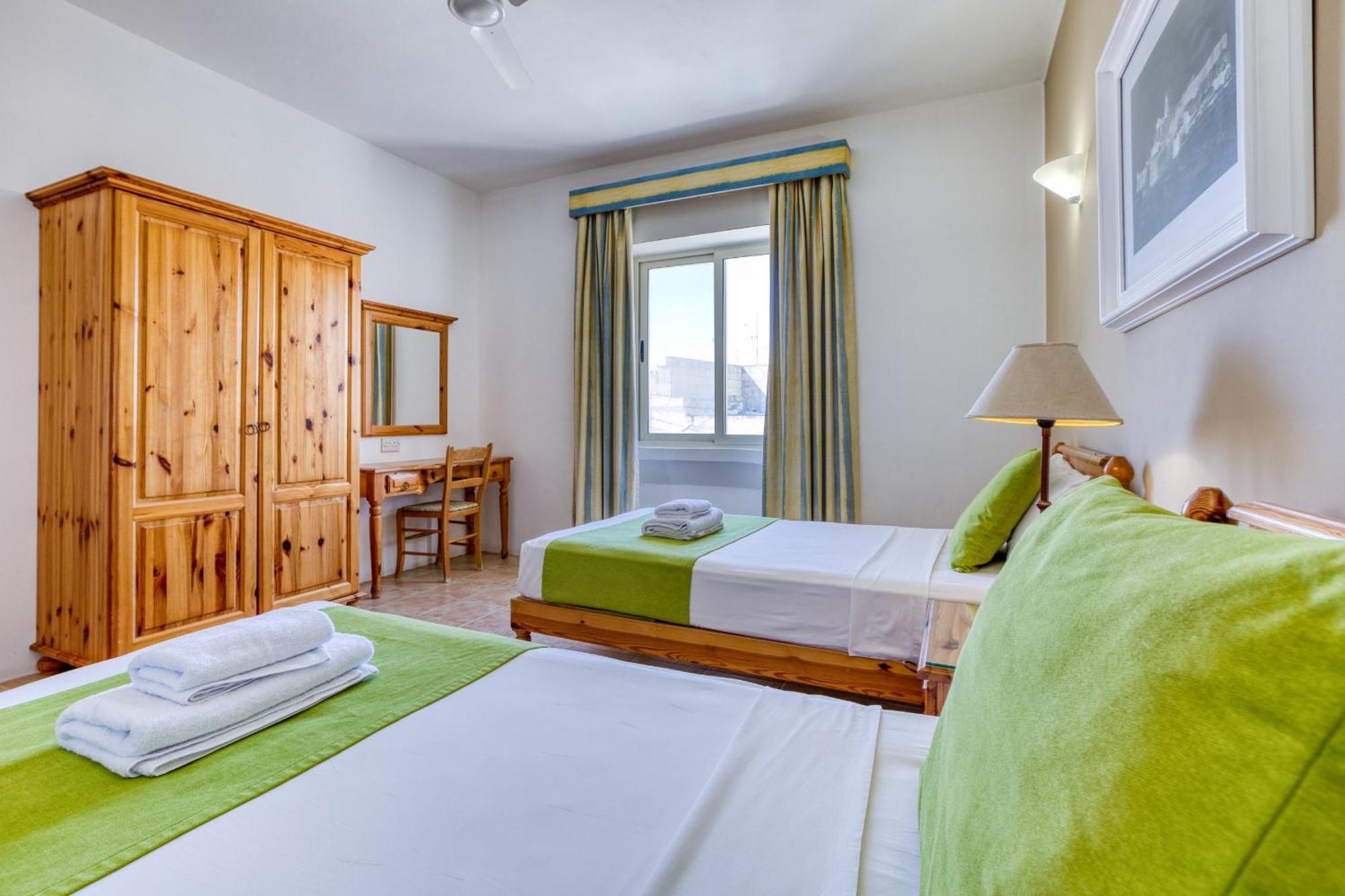 Ta Frenc Apartments Ghasri  Bagian luar foto