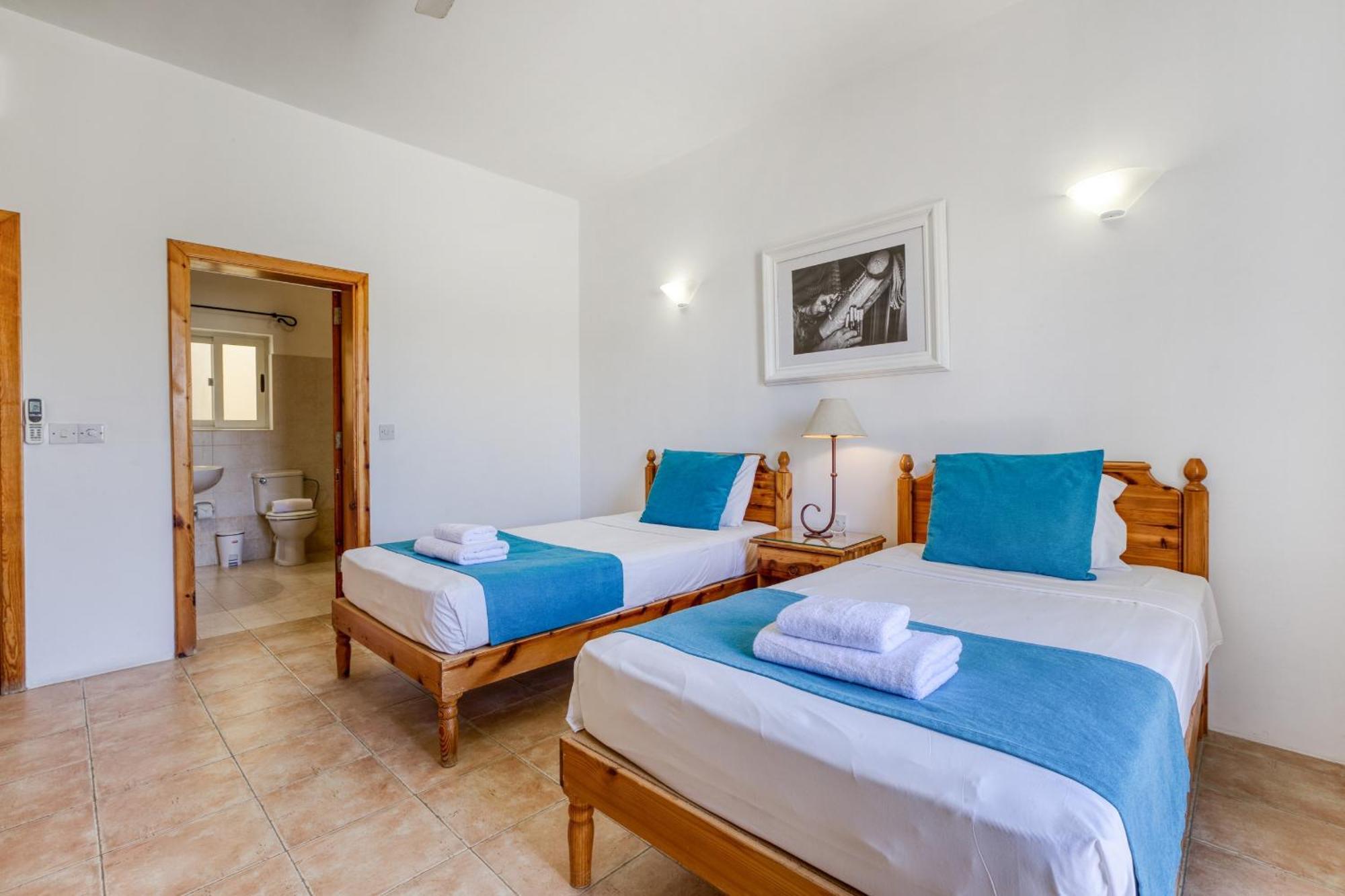 Ta Frenc Apartments Ghasri  Bagian luar foto