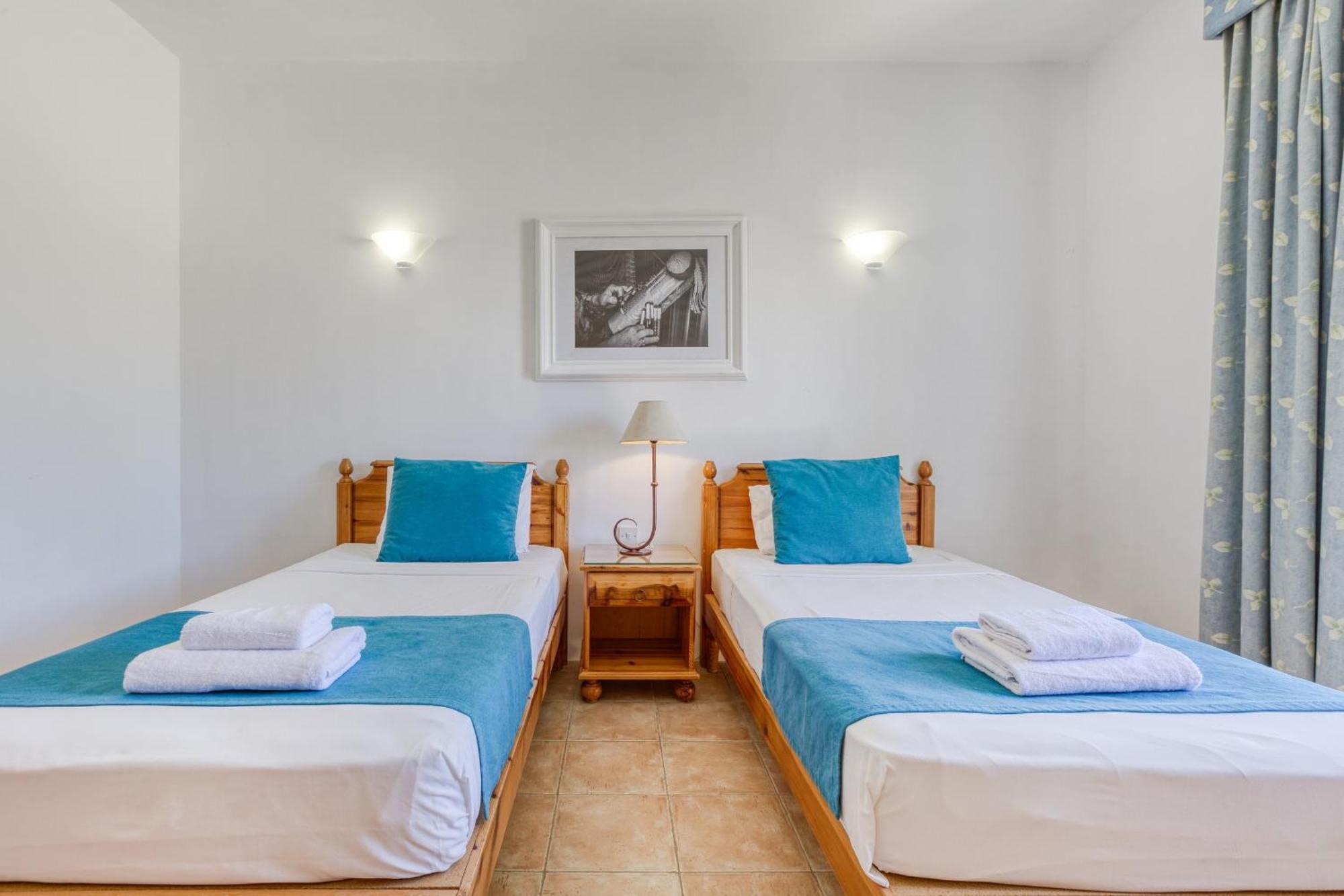 Ta Frenc Apartments Ghasri  Bagian luar foto