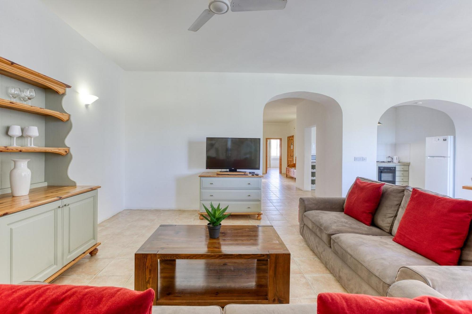 Ta Frenc Apartments Ghasri  Bagian luar foto